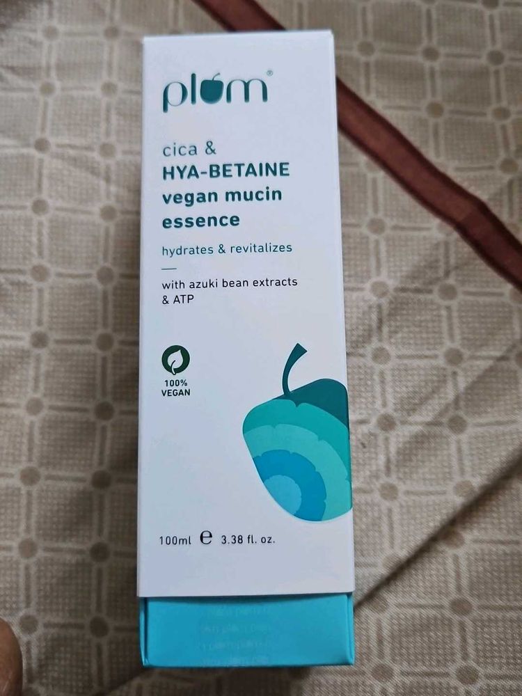 Plum Cica &amp; HYA-BETAINE Vegan Mucin Essence