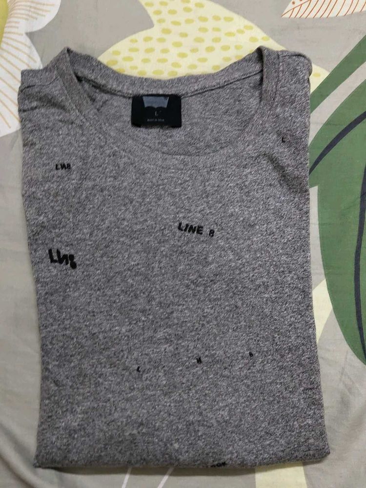Gray Levi&#39;s Line 8 Tee
