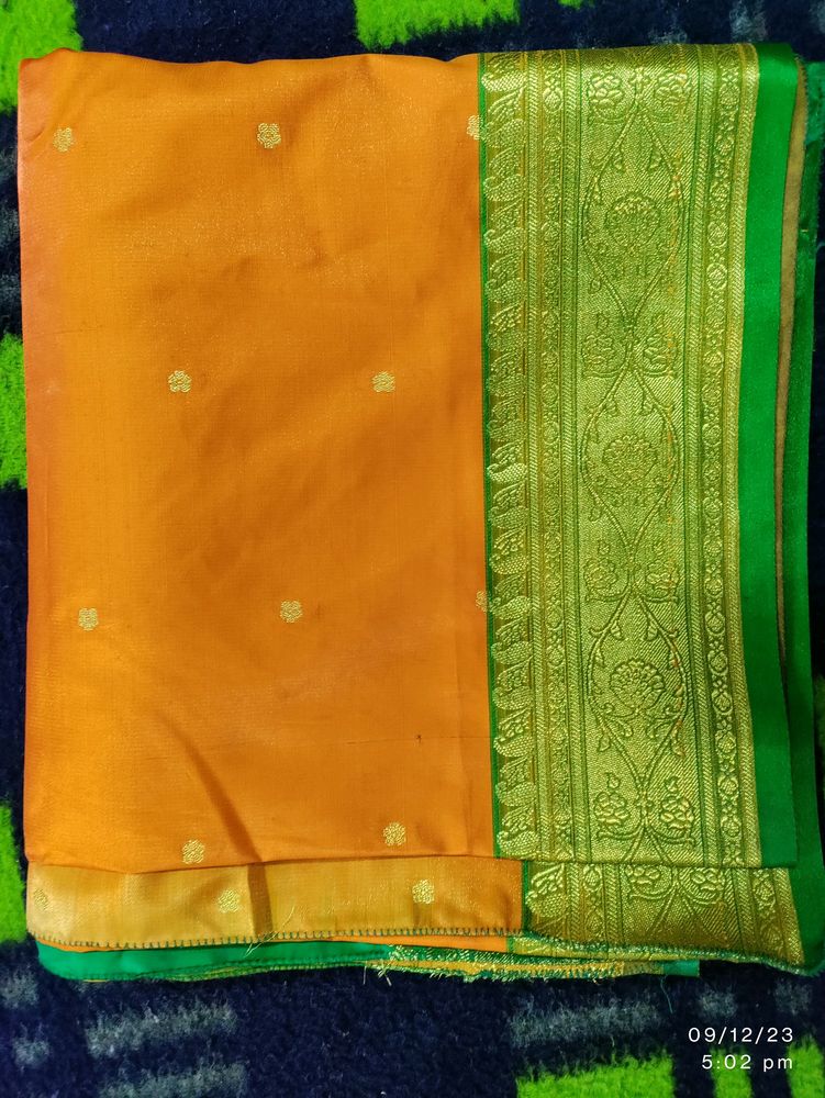 Women&#39;s Beautiful Orange Colour Saree