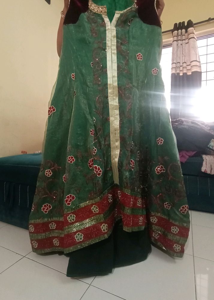 Sleeve Less Tellfish Gown