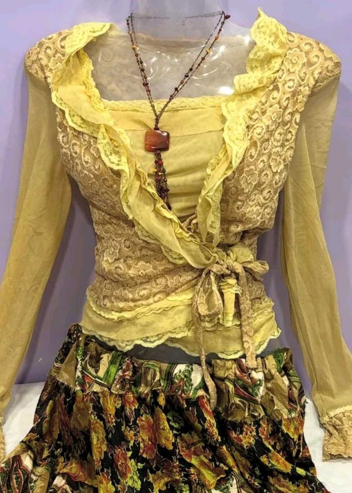 Lace wrap top (inner attached) 💰