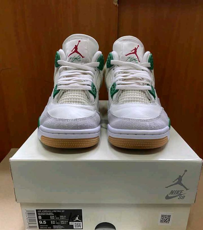 Air Jordan 4 Retro SP Pine Green