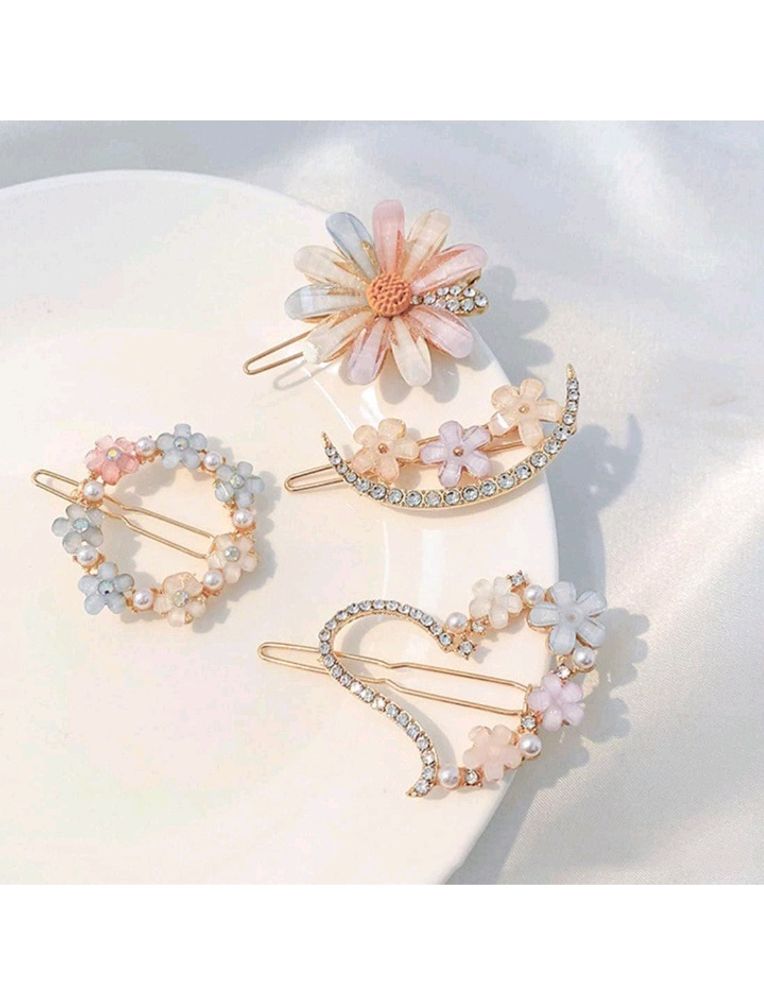 Unique Design Korean Clip 4 Pic Set