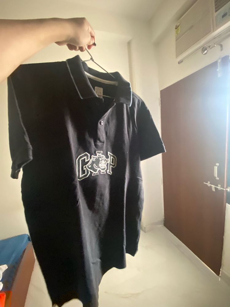 GAP Black Graphic Tee