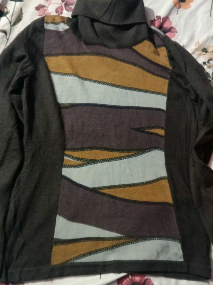 Abstract Turtleneck Top to