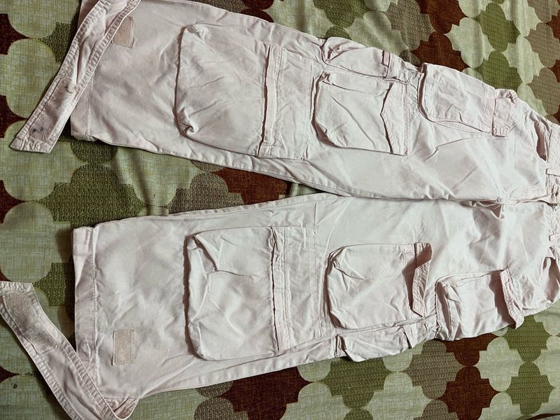 Trendy Beige Cargo Pants - Size 28, Length 39” -