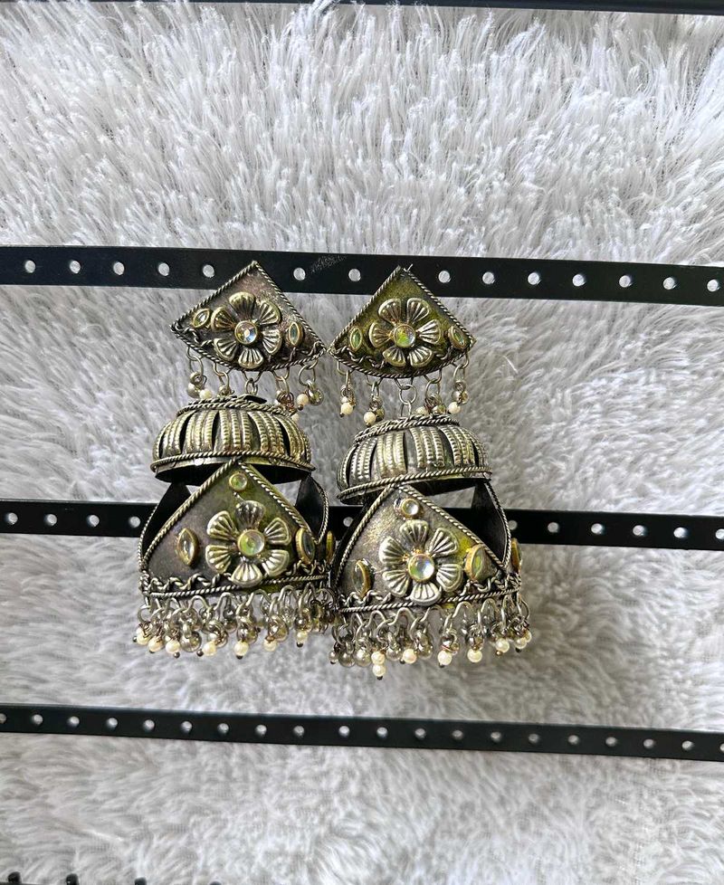 Gigantic Jhumka