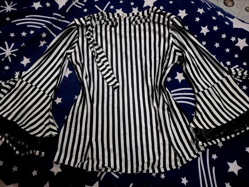 Sale✨ Beautiful Top 🖤