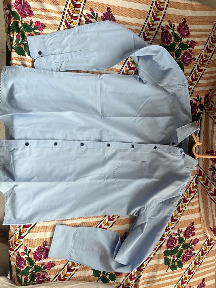 Light Blue Men&#39;s Shirt