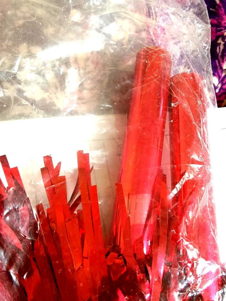 Metallic Foil Tassel Gurlands Or Foi Poms
