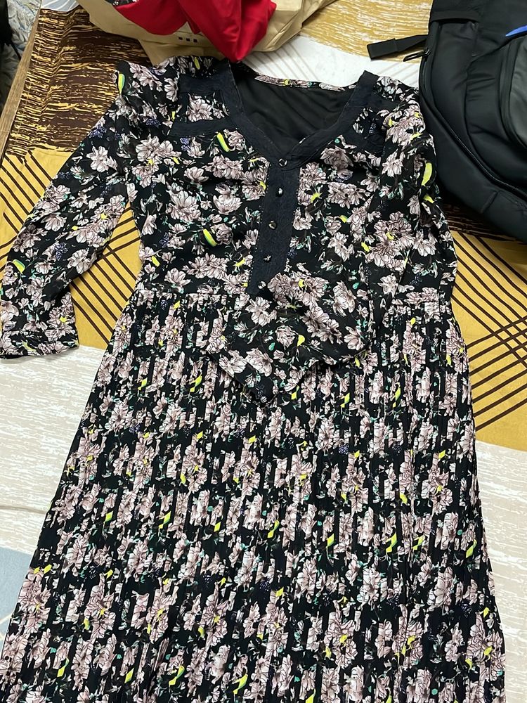 Pretty Black Floral Dress