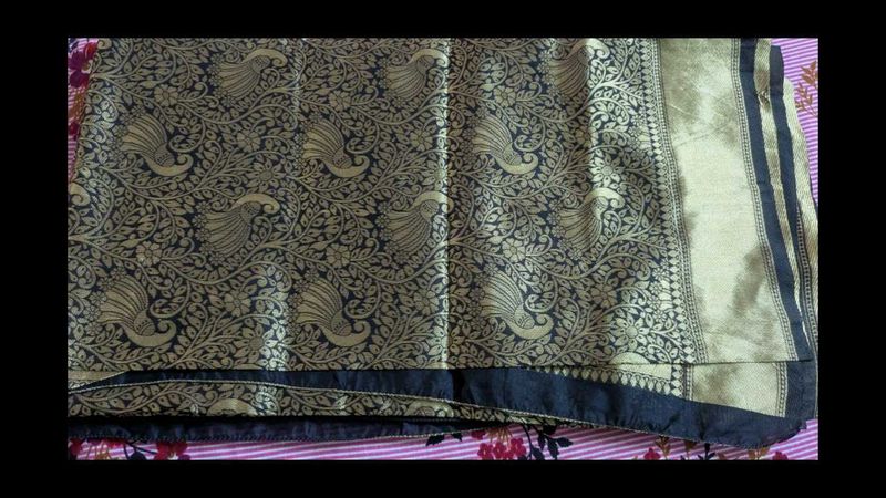 Elegant Black &amp; Gold Kanjeevaram Saree