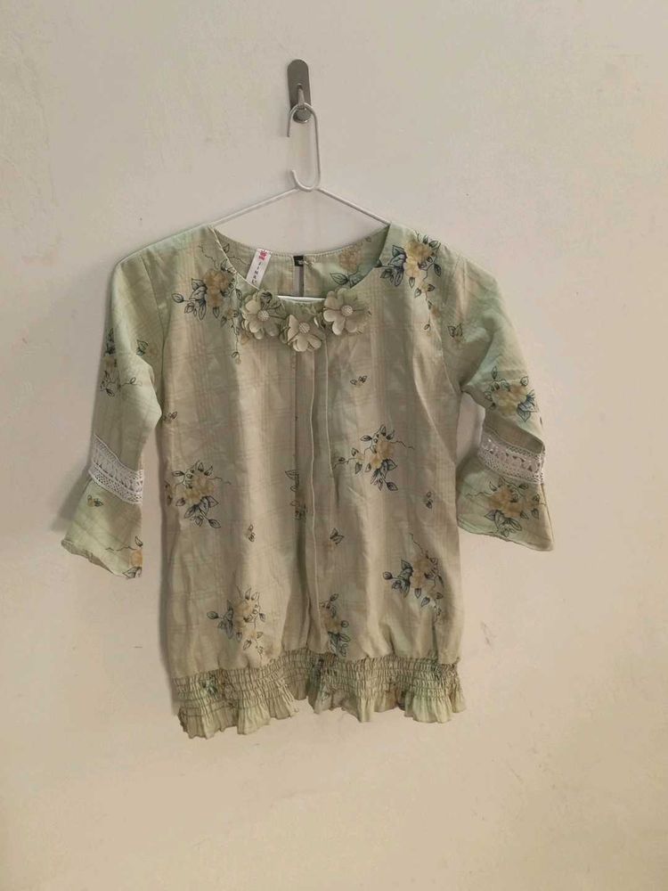 Green Flower Top