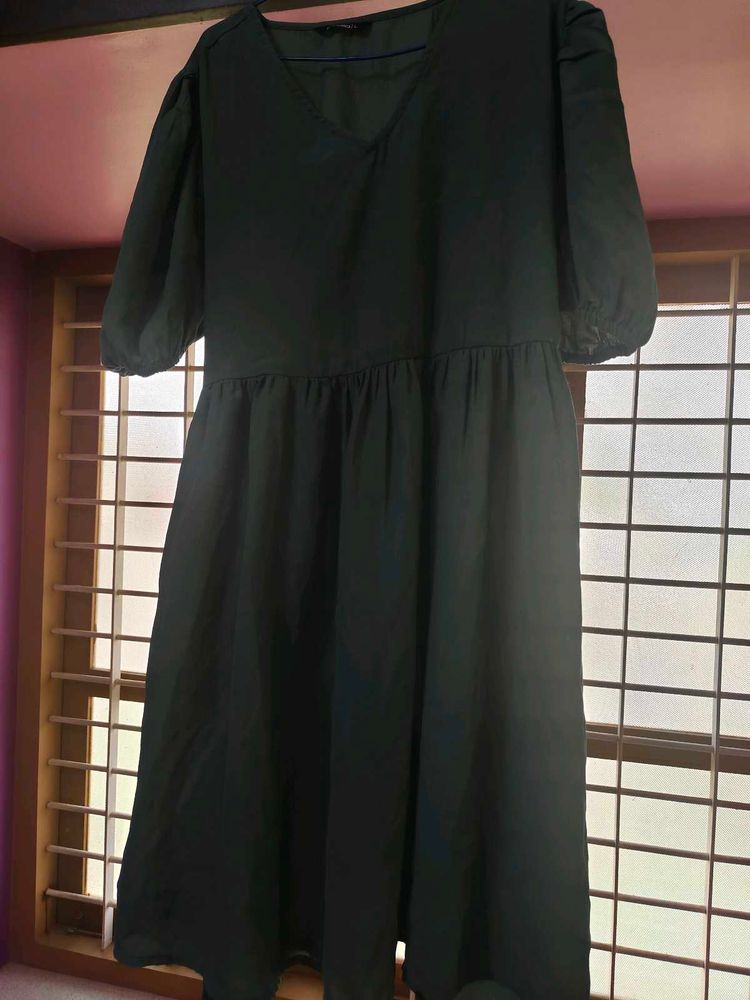 Green Puff Sleeve Midi Dress