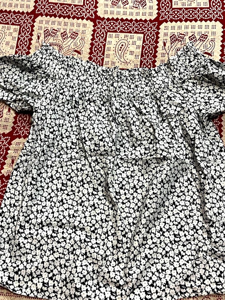Floral Print Off-Shoulder Top