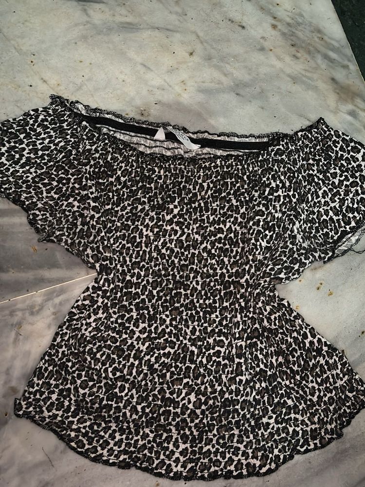 Leopard Print Off-Shoulder Top