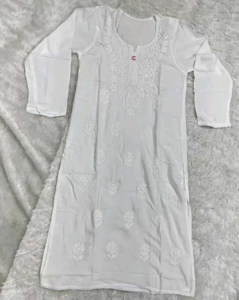 White Beautiful Kurti For Chubby One&#39;s