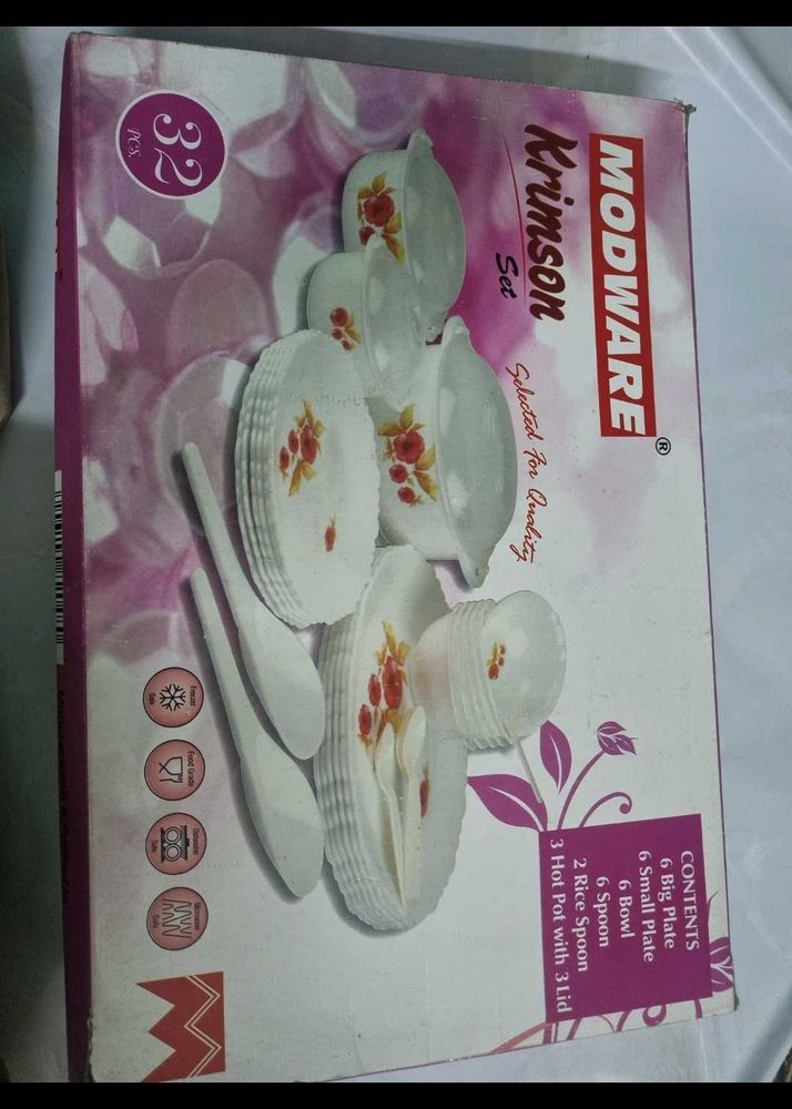 Modware Krimson Dinnerware Set