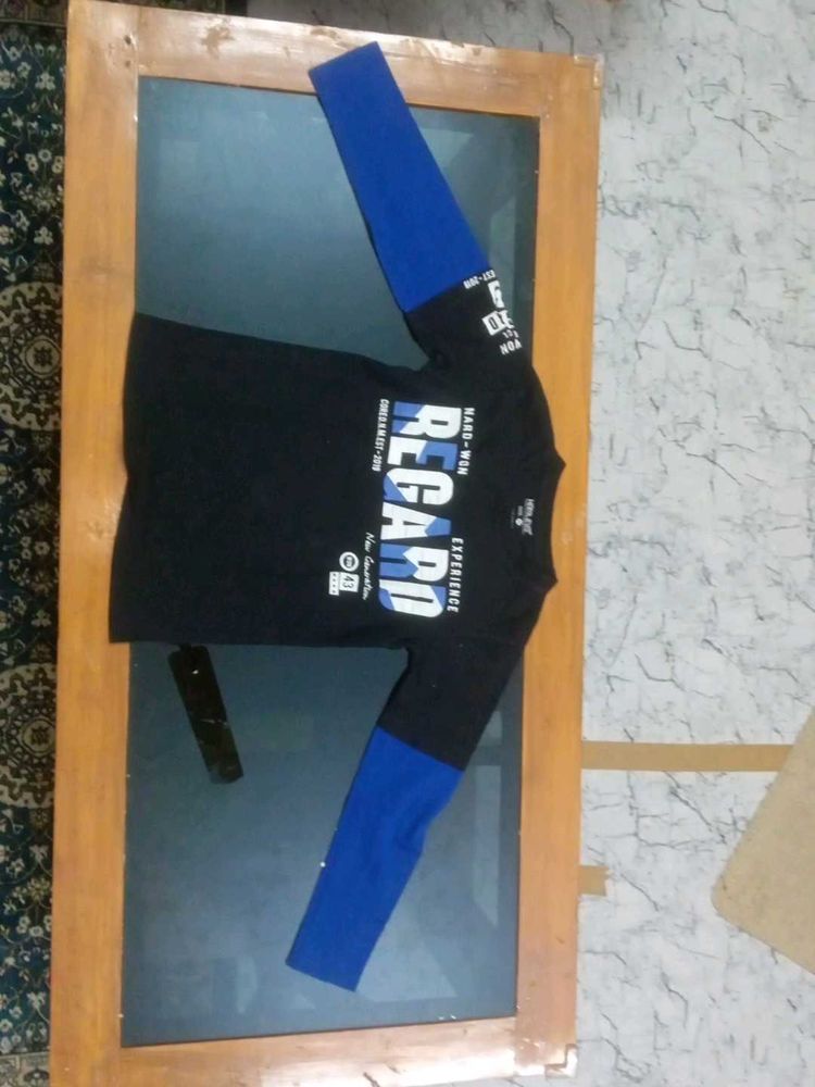 Regard Graphic Tee - Long Sleeve