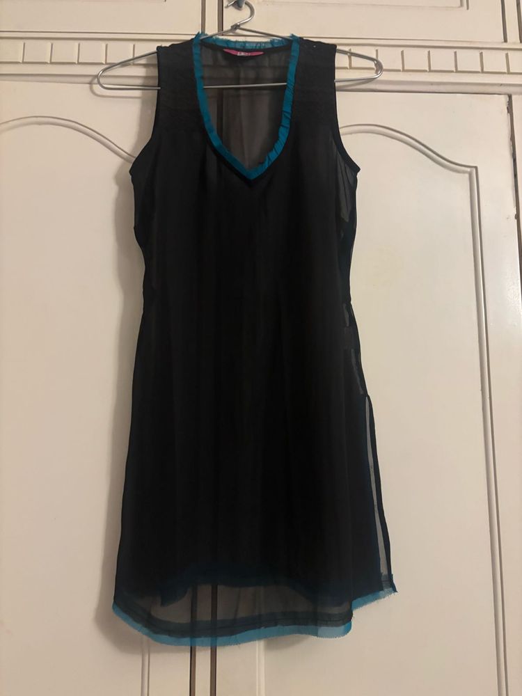 Be: Chic Black Kurta with Blue Trim