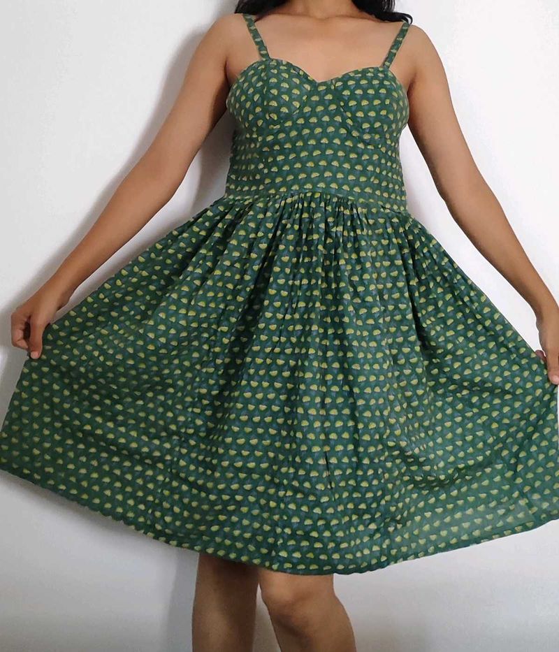 Beachy Dress With Pads