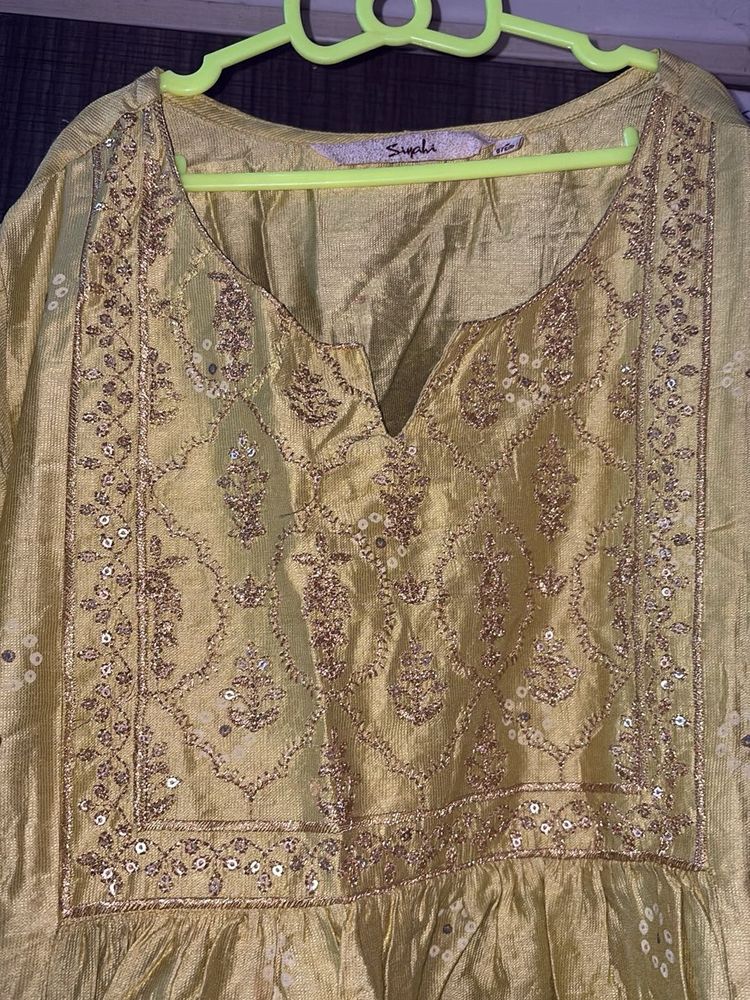 Elegant grenGold Embroidered Kurta
