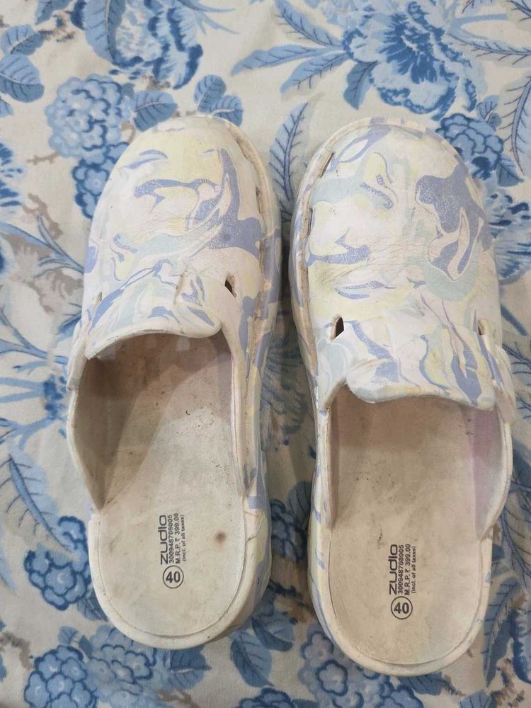 Zudio Patterned Clogs