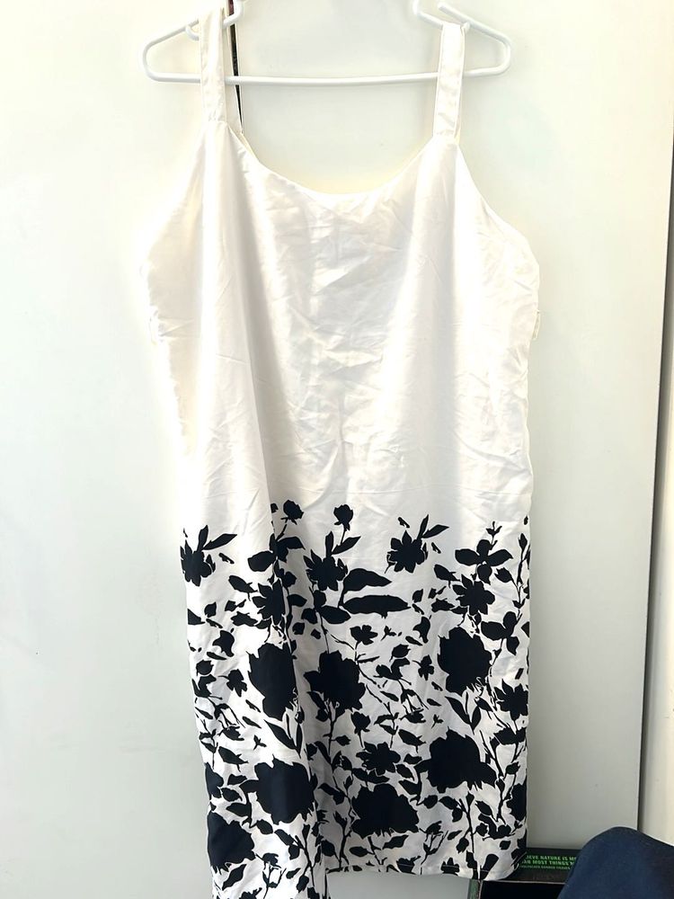 White &amp; Black Classic Floral Strappy Dress