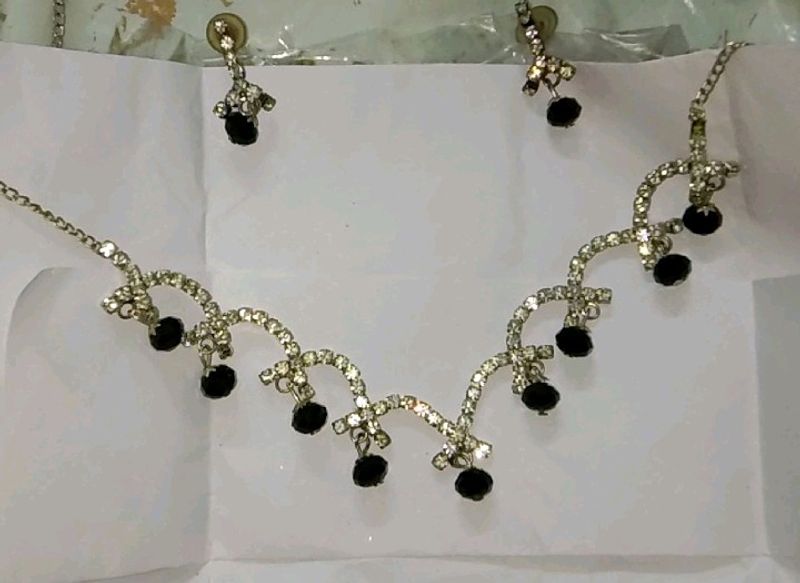 Black Hangings Necklace Earrings Beautiful Set