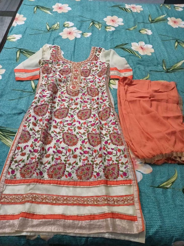 Very Pretty Suit With Dupatta