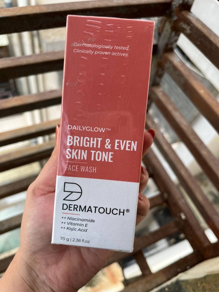 DERMATOUCH Bright &amp; Even Tone Face Wash with Niacinamide, Vitamin E and Kojic Acid | Daily Gentle Face Cleanser For Tan, Pigmentation, Uneven Tone - 70G