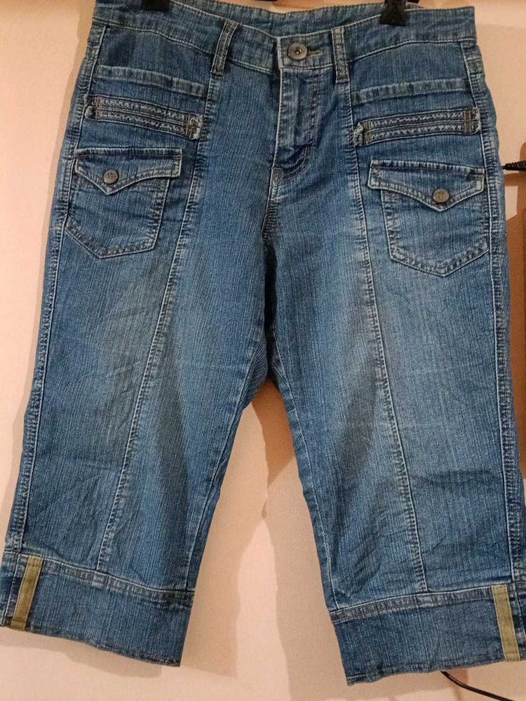 very comfortable Denim Capri Pants