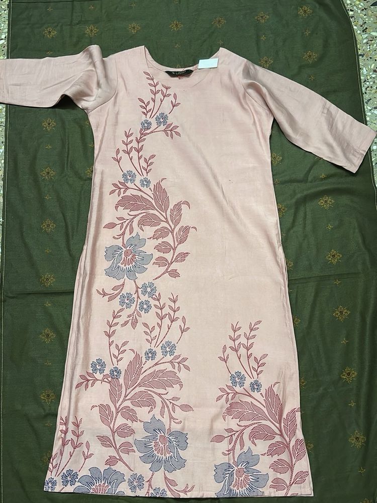 Floral Embroidered Kurti