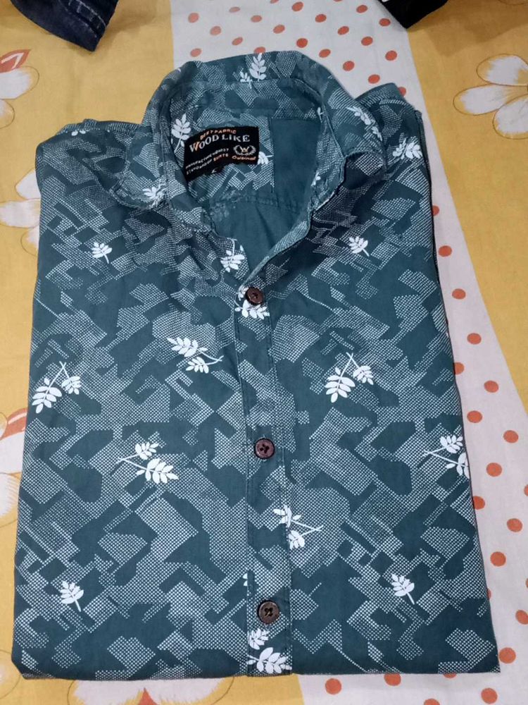Men&#39;s Wood Like Green Floral Print Shirt
