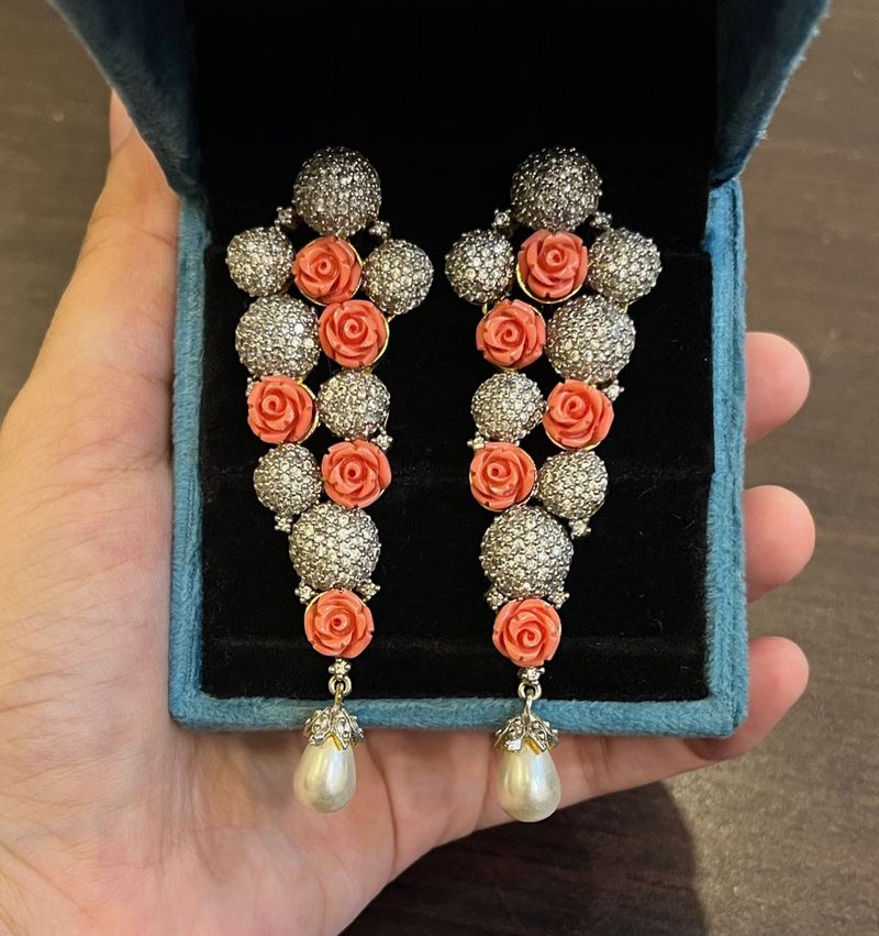 AD EARRINGS WITH PEACH ROSES