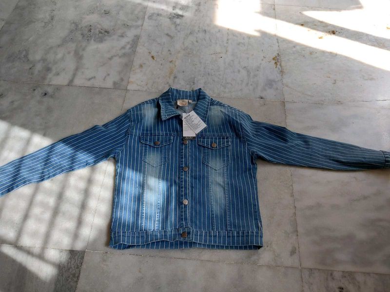 Stylish Feminine Denime Jacket