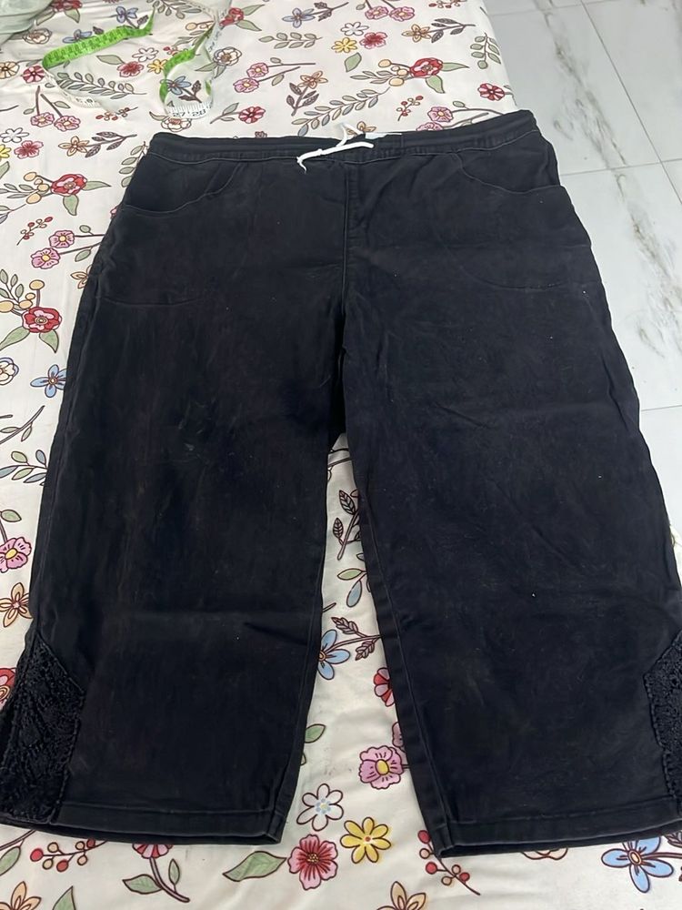 Cropped Black Pants with Lace Detail