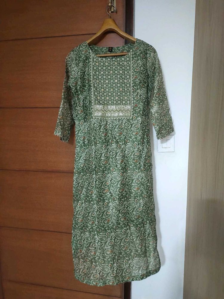 Green And White Kurta Set💚