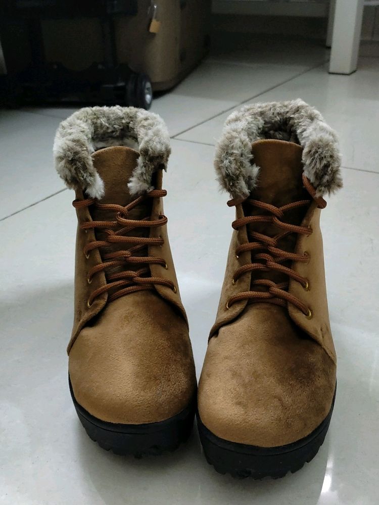 Urbanic Tan Colored Fur Lined Boots