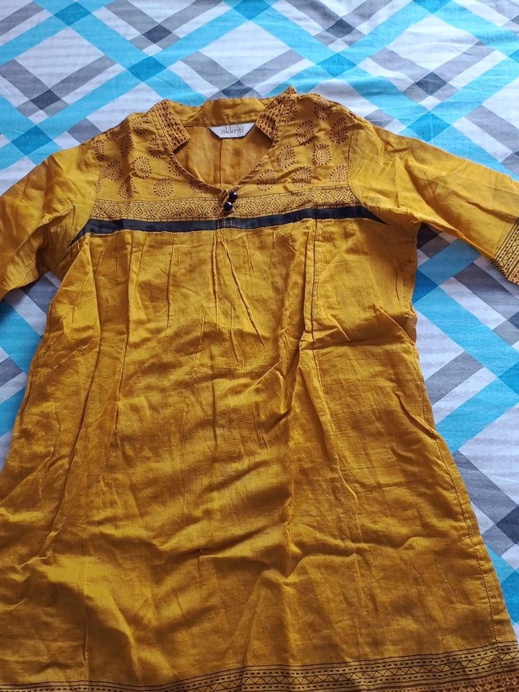 Akkriti Short Kurti