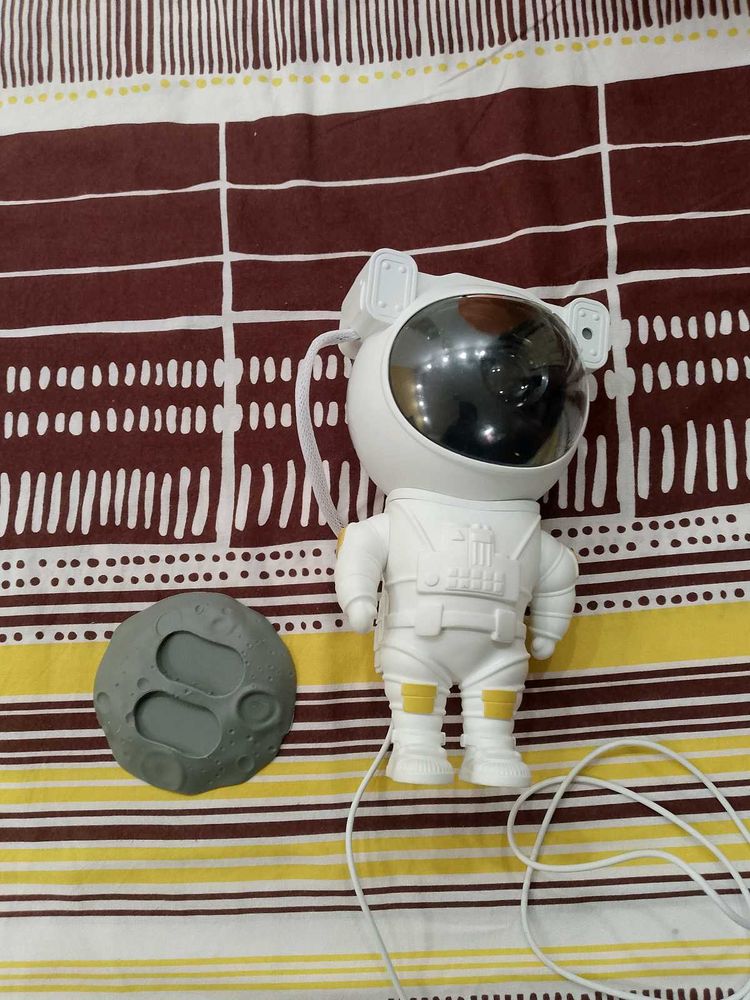 Astronaut Figurine Light