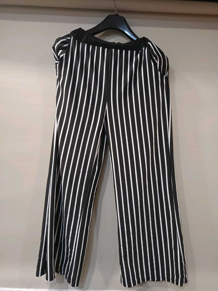 Black &amp; White Vertical Stripes Palazzo Pants