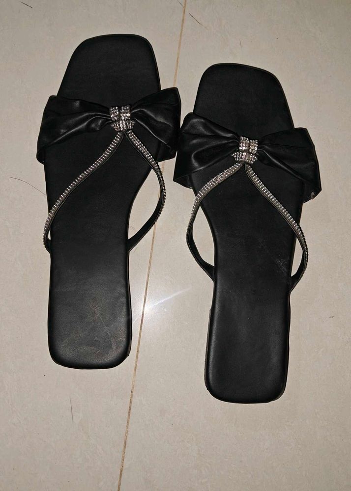 Chic Black Bow Flats