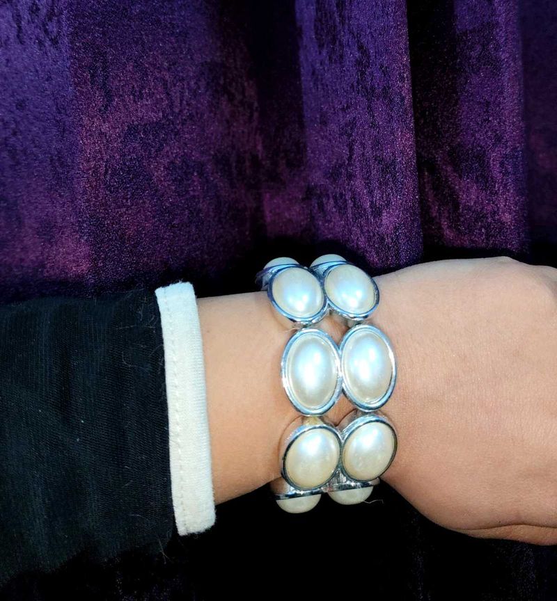 White Pearl Chunky Bracelet