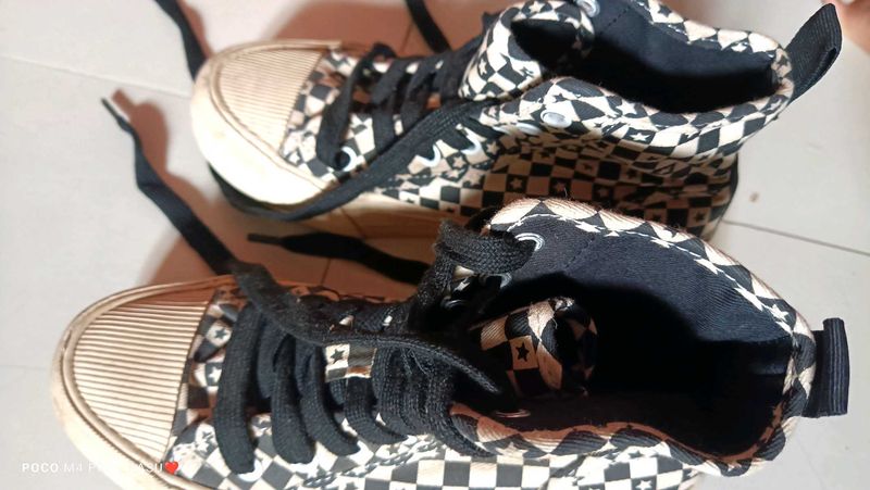 Black N White ZARA Sneakers