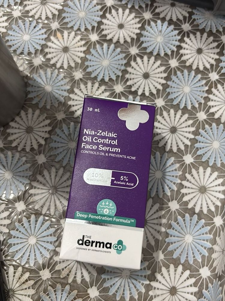 The Derma Co Face Serum