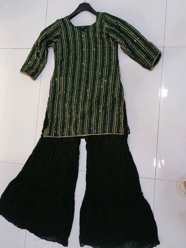 Green &amp; Gold Embellished Kurta Set