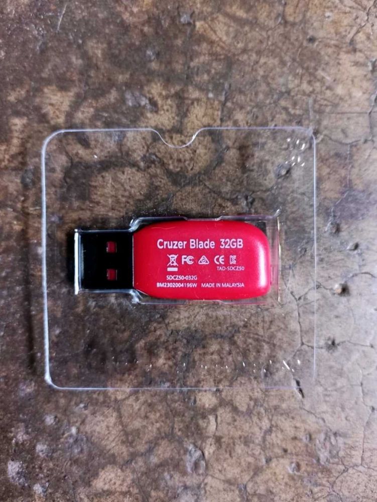 SanDisk Cruzer Blade USB 2.0 flash Drive 32gb