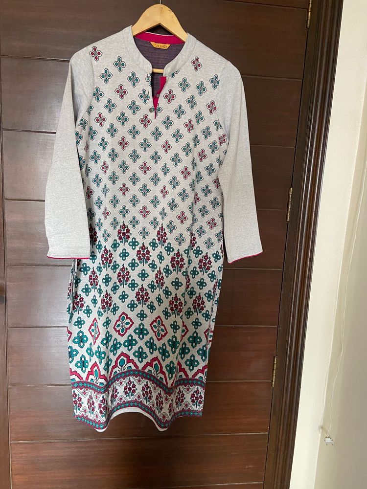 Ethnic winter Kurta from Aurelia (L)