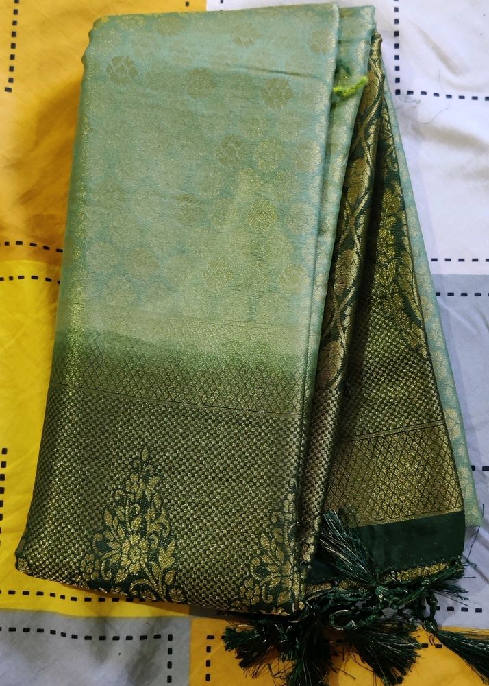 DualTone Green Soft Silk Saree With Kuchu